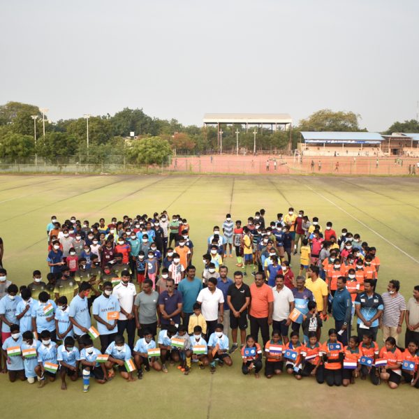 Everybody On The Field